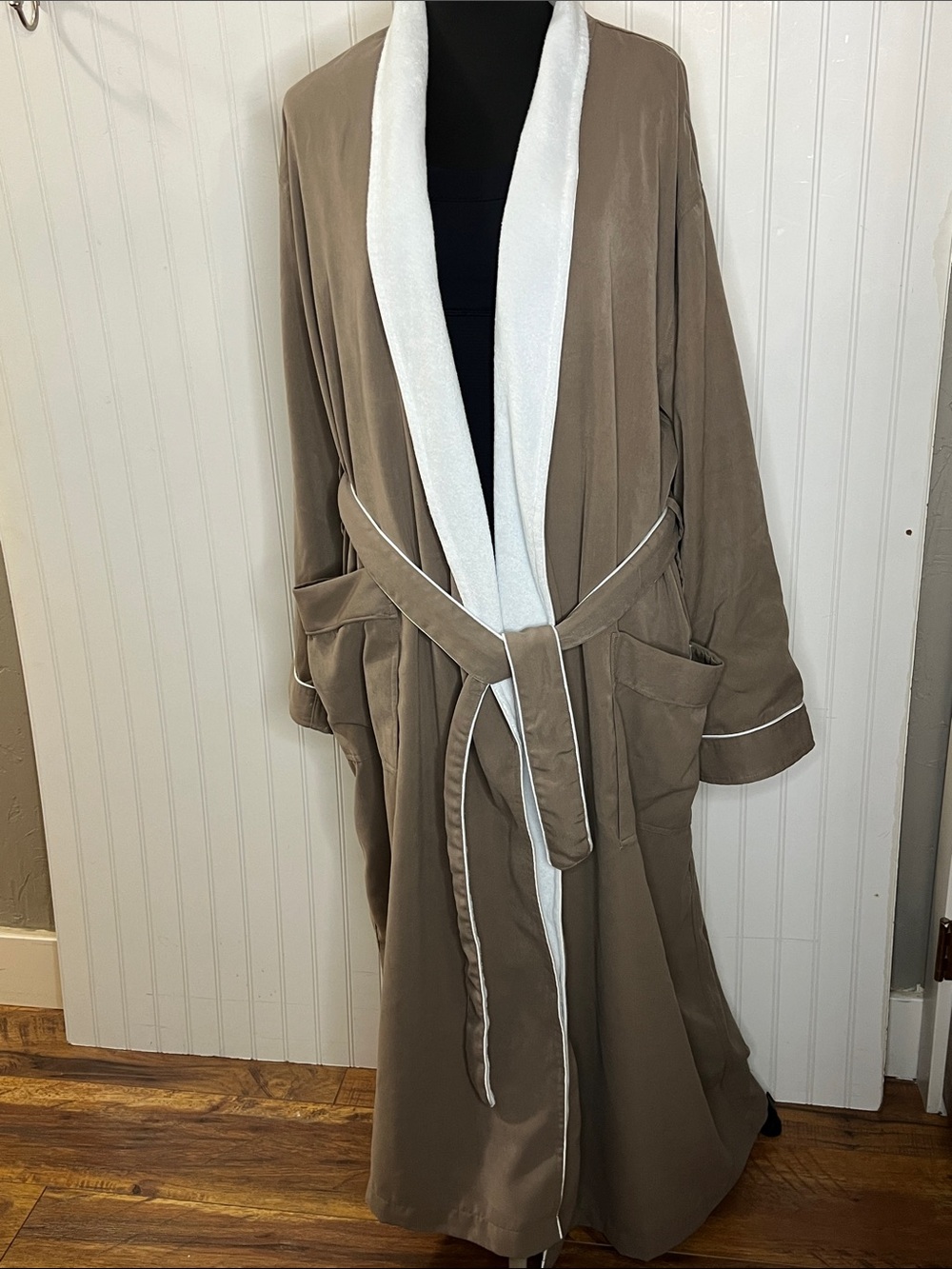 Taupe Robe with White Shawl Collar and Belt Size XL